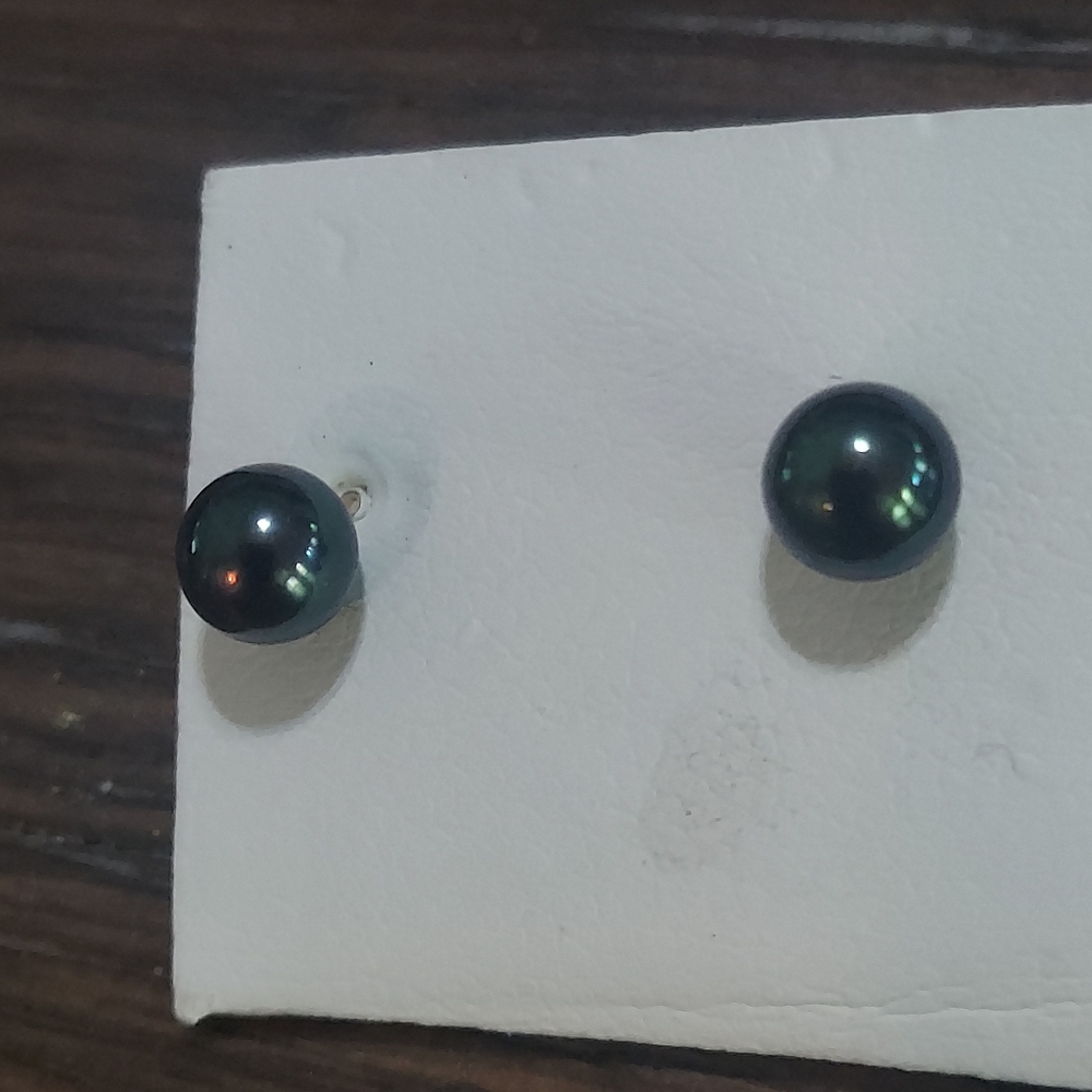 Elegant Green Pearl Stud Earrings
